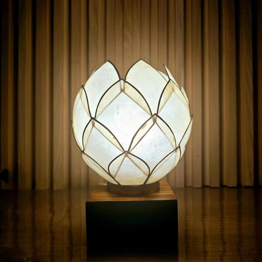 [US-0116] Classic Capiz Lotus Lamp - US Autovolt